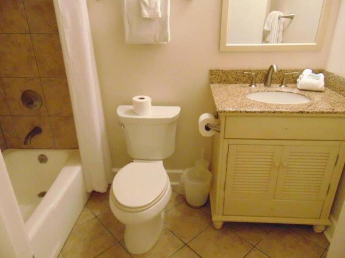 W2 Ocean Walk Resort Upstairs 2 Bed King And Two Twins Next To Back Pool St. Simons Island Екстер'єр фото